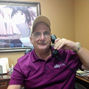 Meet your Posher, Bruce